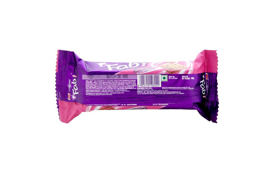 Parle Hide & Seek Fab Strawberry Flavoured Choco Chip Sandwich Biscuits   Pack  100 grams